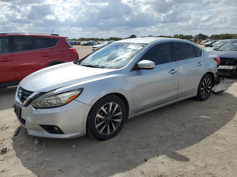 NISSAN ALTIMA 2.5 2017 with VIN 1N4AL3AP2HC174385 - Photo from auction