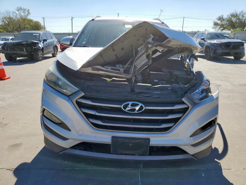 Photo 5 from auction – 2016 HYUNDAI TUCSON LIM with VIN KM8J33A29GU233371
