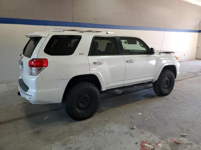 Photo 3 from auction – 2011 TOYOTA 4RUNNER SR with VIN JTEBU5JR2B5069572