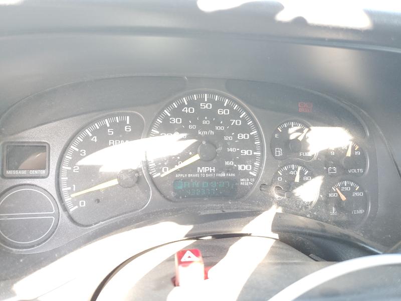 Photo 9 from auction – 2001 CHEVROLET SILVERADO with VIN 2GCEC19VX11325438