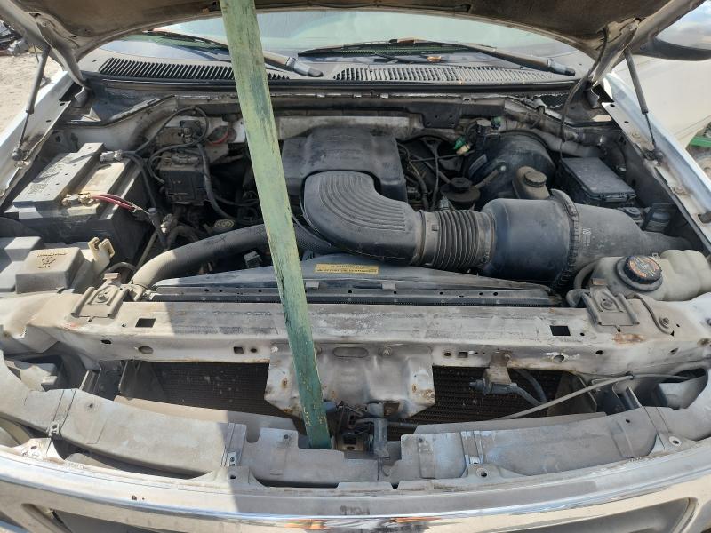 Photo 11 from auction – 2000 FORD F150 with VIN 1FTRX17W1YNC23892