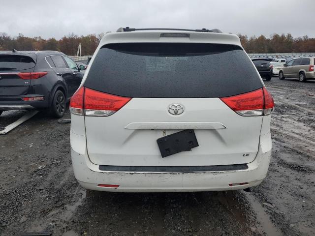 Photo 6 from auction – 2011 TOYOTA SIENNA LE with VIN 5TDKK3DC9BS168289