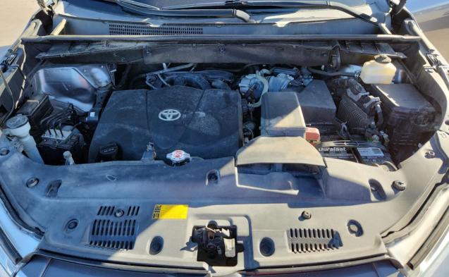 Photo 12 from auction – 2018 TOYOTA HIGHLANDER with VIN 5TDKZRFH9JS548187