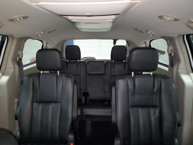 Photo 10 from auction – 2015 CHRYSLER TOWN & COU with VIN 2C4RC1BG8FR695972
