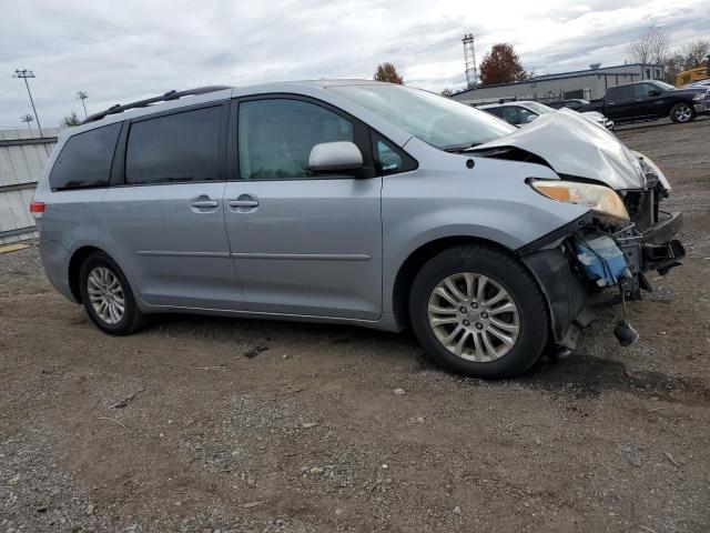 Photo 4 from auction – 2013 TOYOTA SIENNA XLE with VIN 5TDYK3DC9DS388917