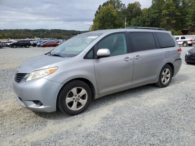 Photo 1 from auction – 2014 TOYOTA SIENNA LE with VIN 5TDKK3DC7ES444005