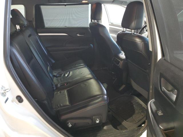 Photo 11 from auction – 2014 TOYOTA HIGHLANDER with VIN 5TDJKRFHXES018879