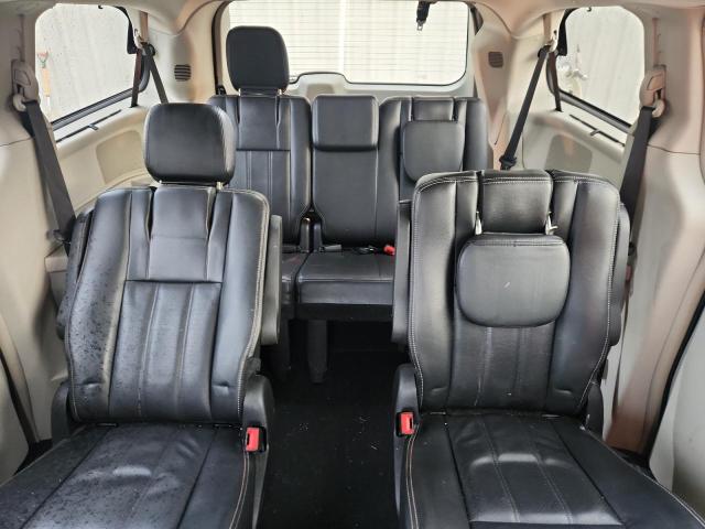 Photo 10 from auction – 2015 CHRYSLER TOWN & COU with VIN 2C4RC1CG3FR697305