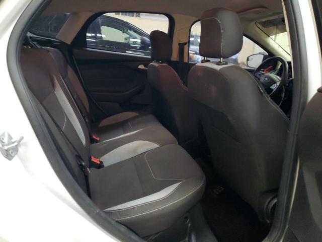 Foto 11 de la subasta – 2015 FORD FOCUS SE con VIN 1FADP3K21FL209659