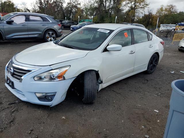 NISSAN ALTIMA 2.5 2015 مع رقم تعريف المركبة 1N4AL3AP1FC175041 - صورة من المزاد