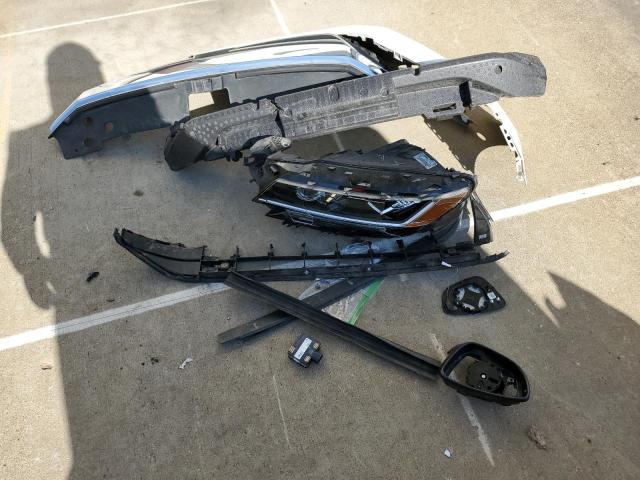 Photo 12 from auction – 2020 VOLKSWAGEN PASSAT SEL with VIN 1VWCA7A32LC019726