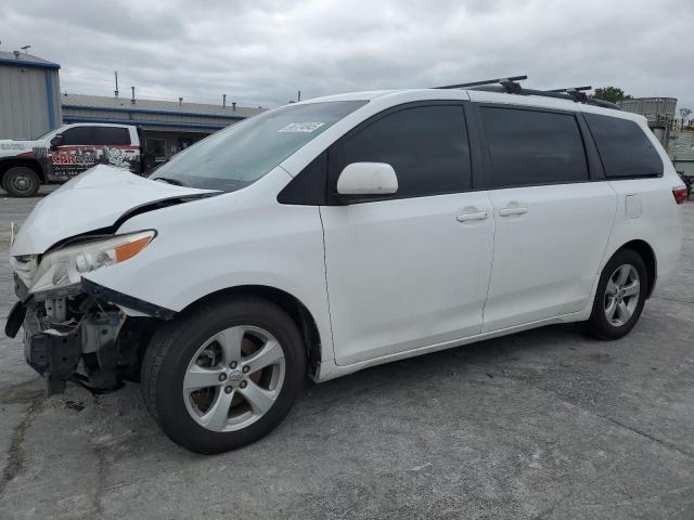 Photo 1 from auction – 2015 TOYOTA SIENNA LE with VIN 5TDKK3DC8FS586252