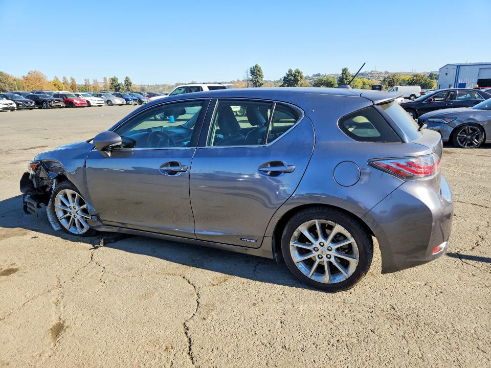 Photo 2 from auction – 2013 LEXUS CT with VIN JTHKD5BH5D2153074