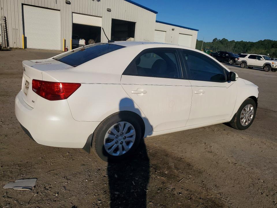 Фото 3 с аукциона – 2013 KIA FORTE с VIN KNAFU4A29D5736379