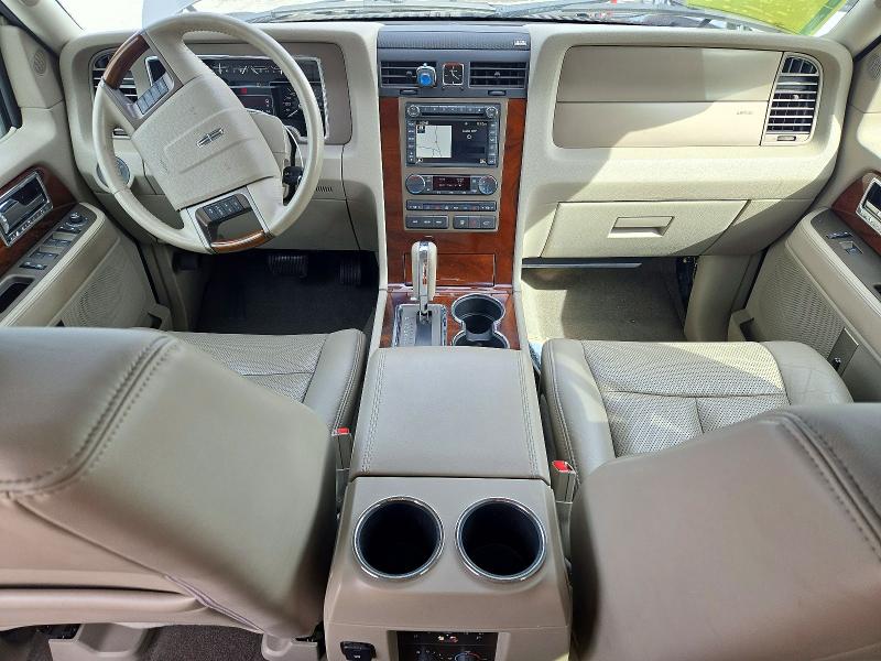 Zdjęcie 8 z aukcji – 2012 LINCOLN NAVIGATOR z VIN 5LMJJ2H5XCEL00383