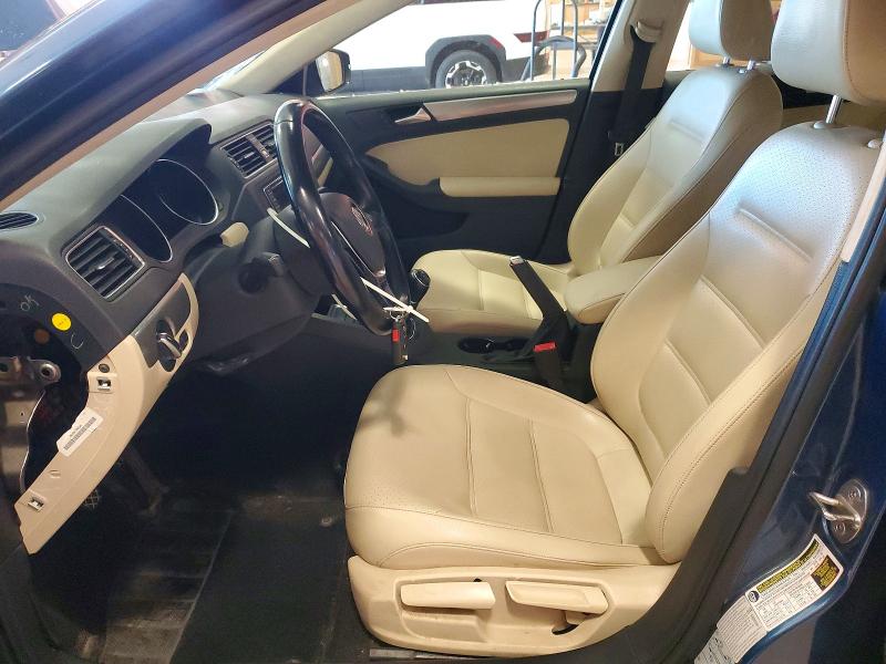 Снимка 7 от търг – 2017 VOLKSWAGEN JETTA с VIN 3VWB67AJ4HM361650