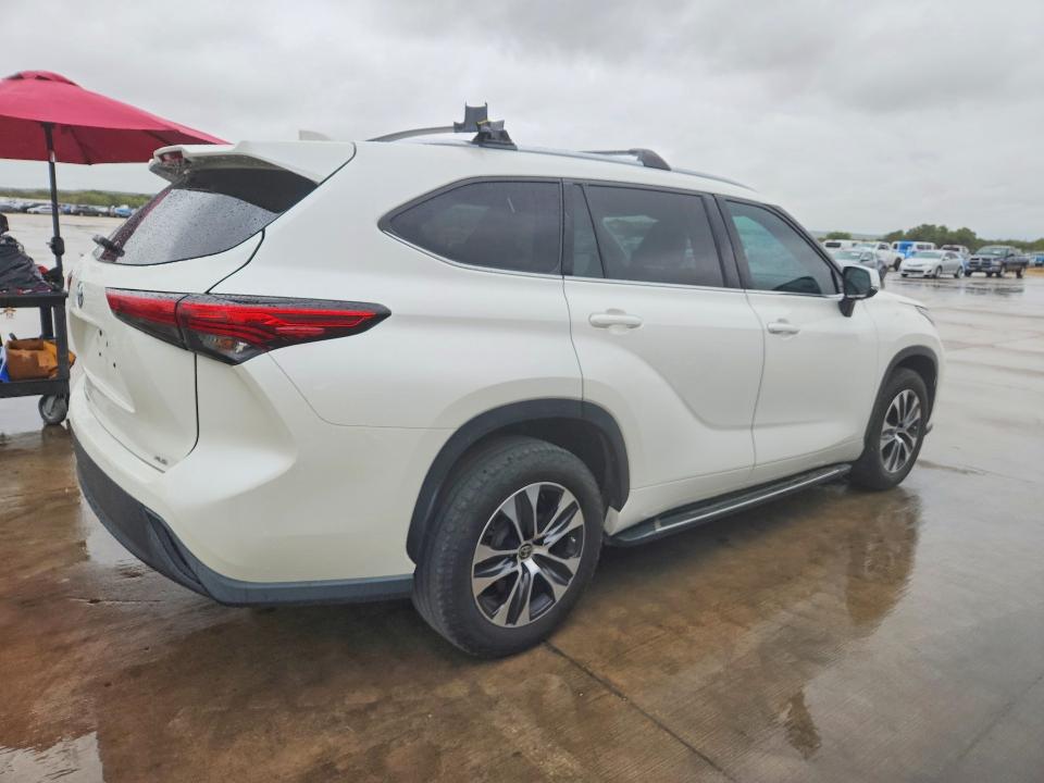 Zdjęcie 3 z aukcji – 2021 TOYOTA HIGHLANDER z VIN 5TDGZRAH9MS519046