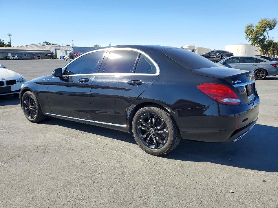Снимка 2 от търг – 2017 MERCEDES-BENZ C с VIN 55SWF4JB1HU232585