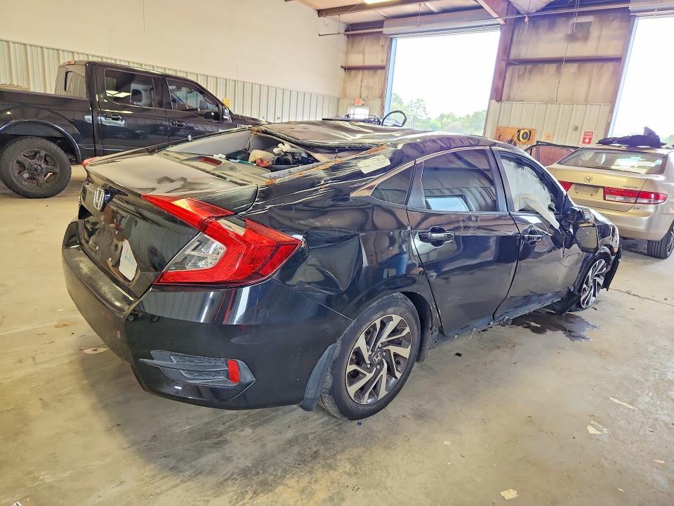 Photo 3 from auction – 2016 HONDA CIVIC with VIN 19XFC2F76GE084795