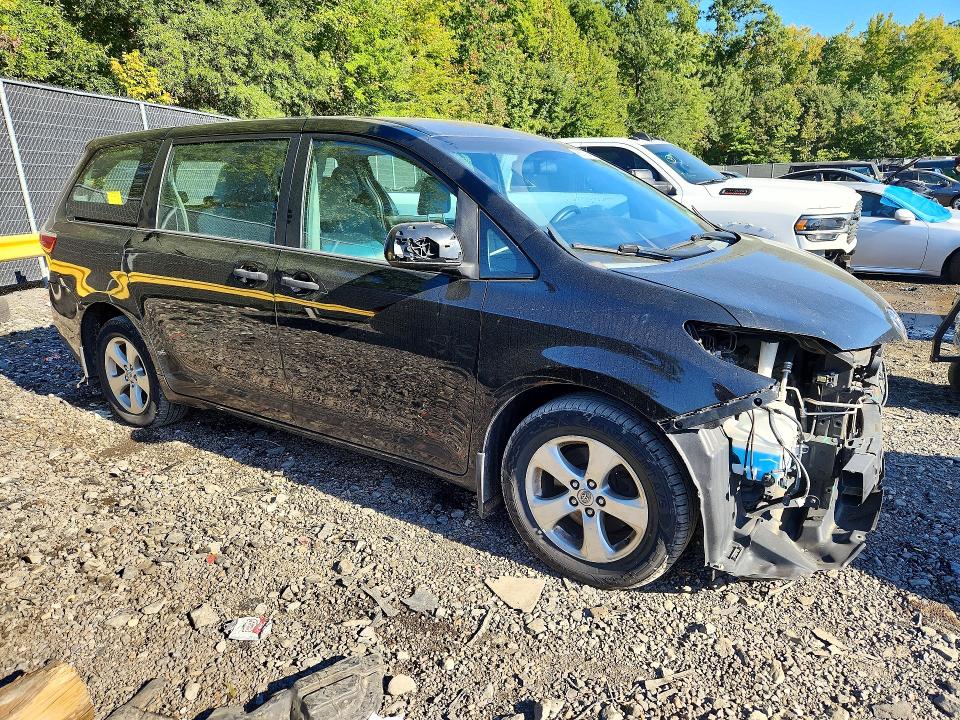 Photo 4 from auction – 2016 TOYOTA SIENNA with VIN 5TDZK3DCXGS718119