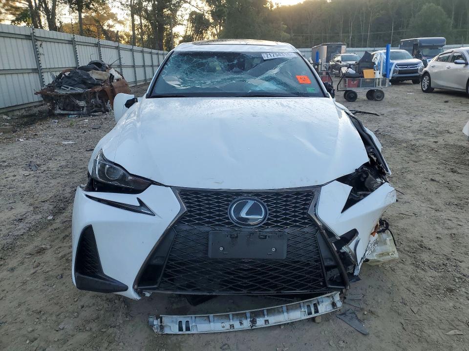 Photo 5 from auction – 2020 LEXUS IS with VIN JTHG81F25L5042918