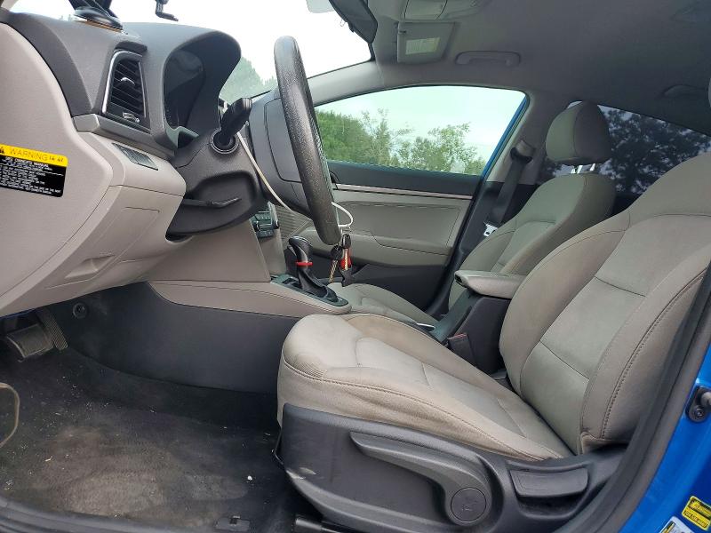 Снимка 7 от търг – 2017 HYUNDAI ELANTRA с VIN 5NPD74LF4HH195877