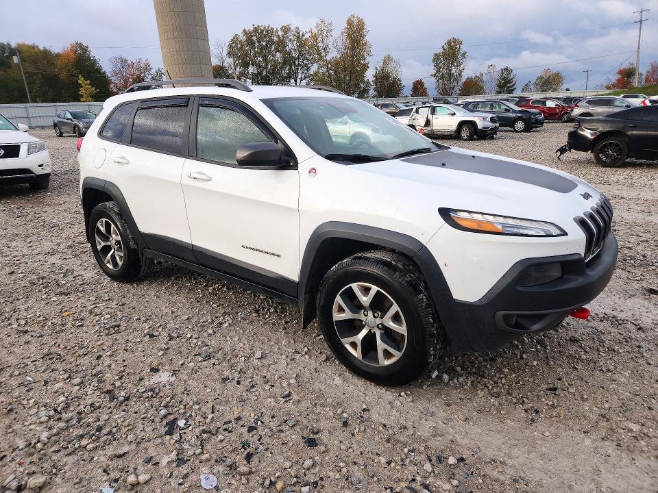 Снимка 4 от търг – 2015 JEEP CHEROKEE с VIN 1C4PJMBB1FW674648