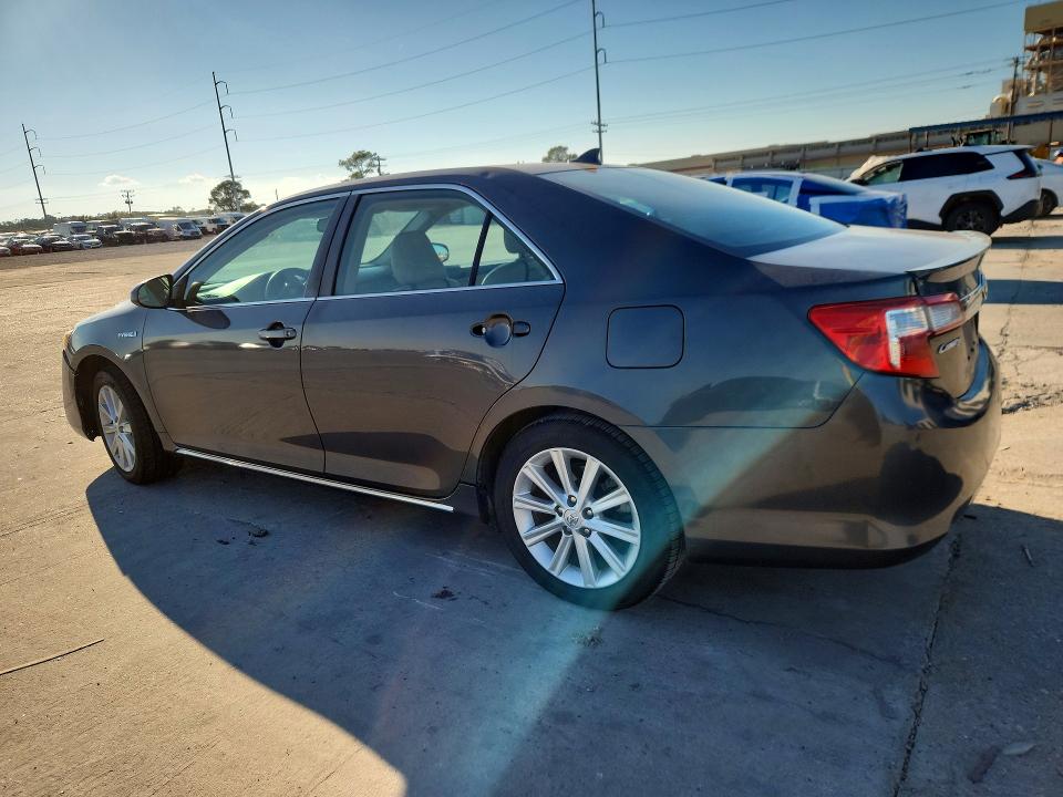 Снимка 2 от търг – 2012 TOYOTA CAMRY HYBRID с VIN 4T1BD1FK0CU025209