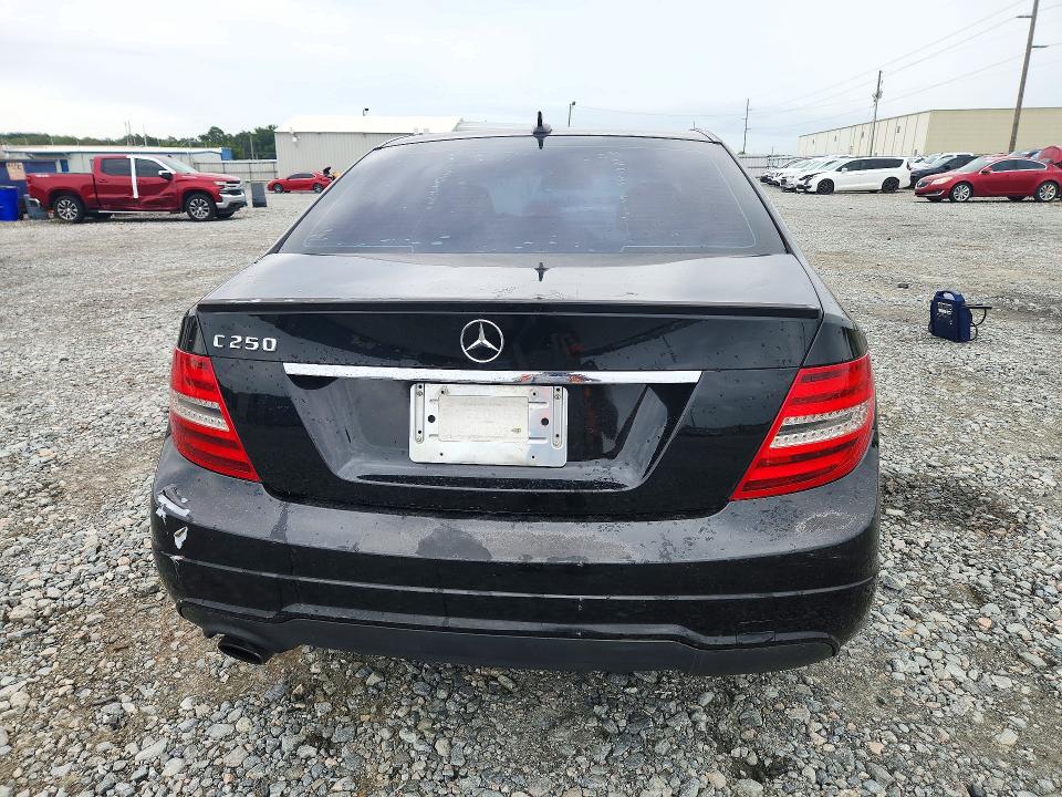 Photo 6 from auction – 2012 MERCEDES-BENZ C with VIN WDDGF4HB5CR215521