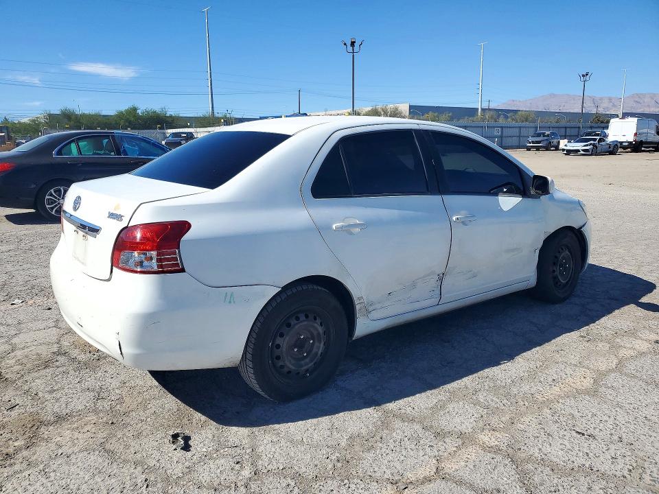 Снимка 3 от търг – 2008 TOYOTA YARIS с VIN JTDBT923381228236