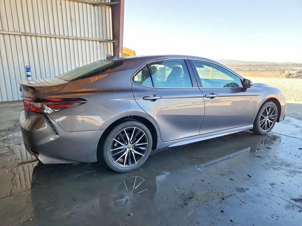 Photo 3 from auction – 2024 TOYOTA CAMRY with VIN 4T1G11AK3RU910244