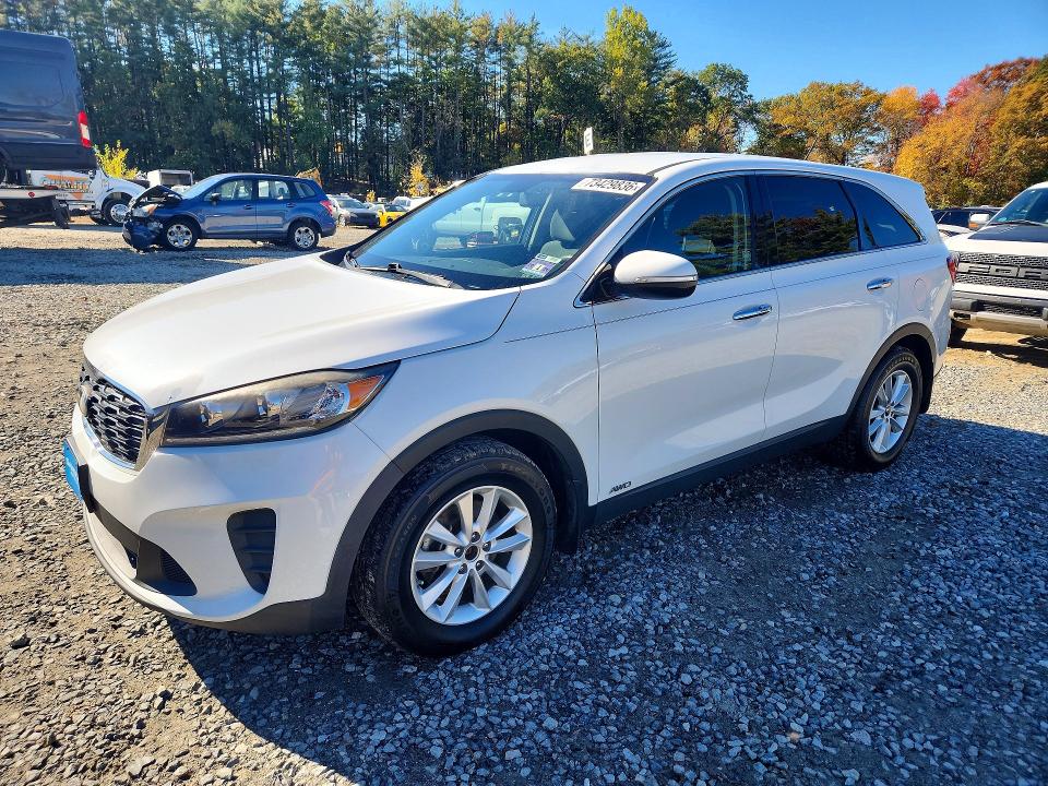 KIA SORENTO 2019 with VIN 5XYPGDA53KG437371 - Photo from auction