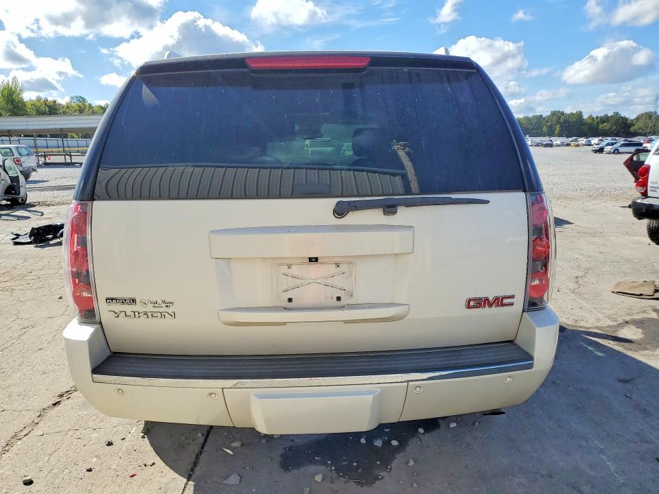 Photo 6 from auction – 2010 GMC YUKON with VIN 1GKUKEEF6AR253296