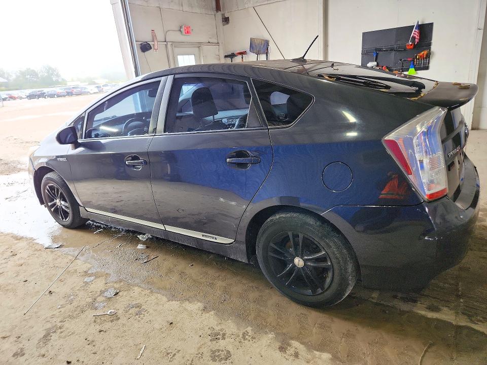 Photo 2 from auction – 2011 TOYOTA PRIUS with VIN JTDKN3DU0B0302738