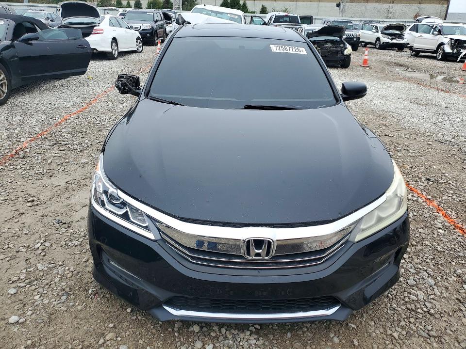 Снимка 5 от търг – 2016 HONDA ACCORD с VIN 1HGCR2F79GA236056
