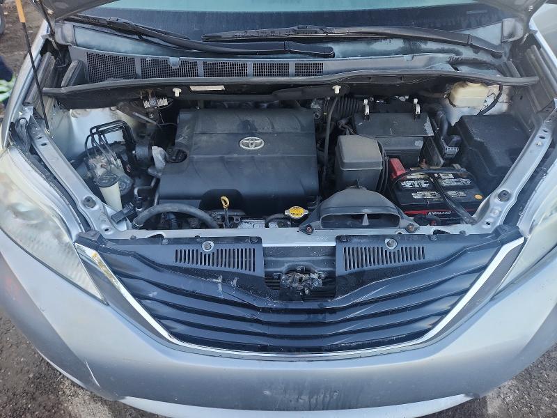 Снимка 12 от търг – 2014 TOYOTA SIENNA с VIN 5TDKK3DC3ES435530