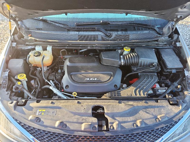 Снимка 11 от търг – 2017 CHRYSLER PACIFICA с VIN 2C4RC1EGXHR841304