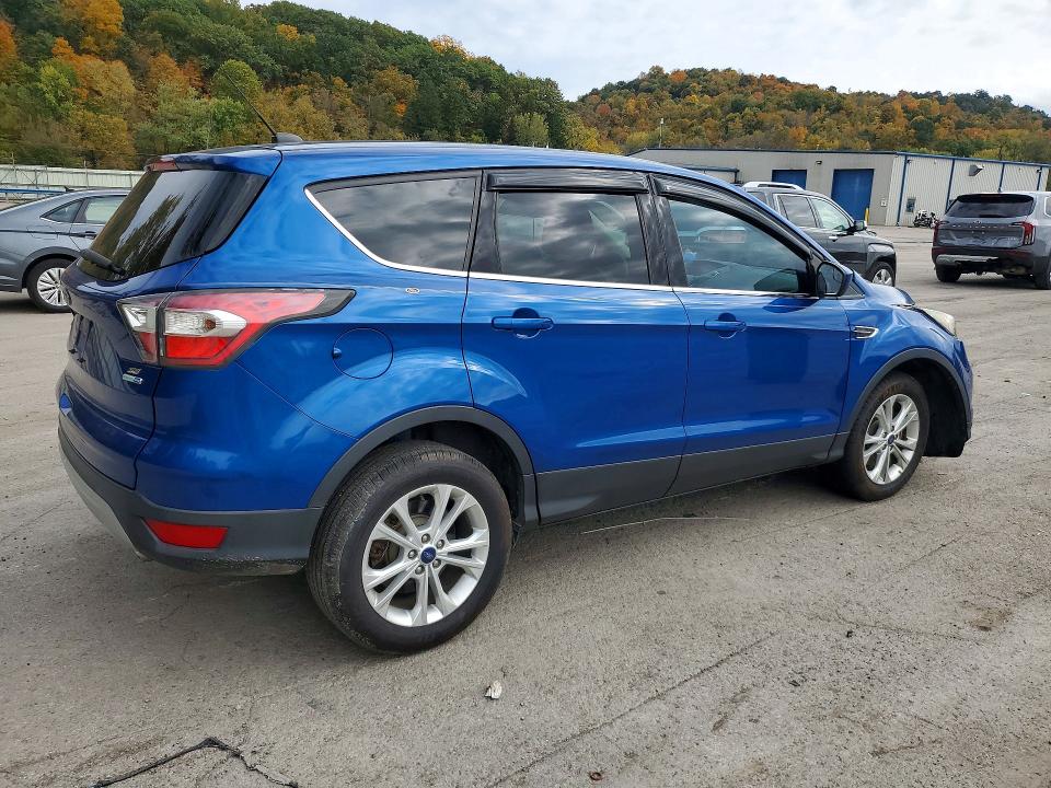 Снимка 3 от търг – 2017 FORD ESCAPE с VIN 1FMCU9G97HUB02891