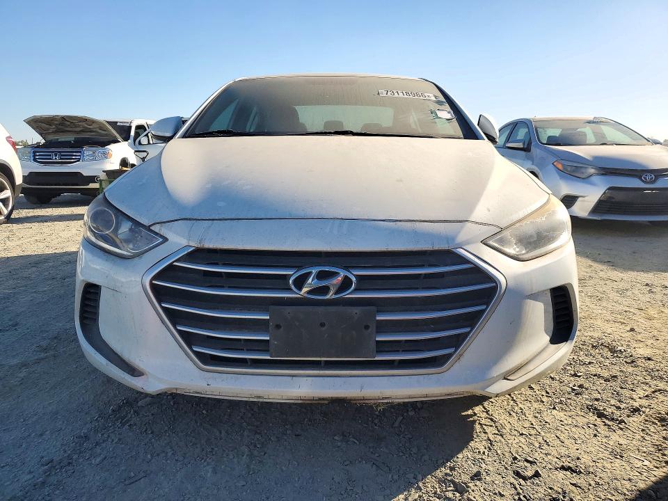 Снимка 5 от търг – 2017 HYUNDAI ELANTRA с VIN 5NPD84LF6HH060476