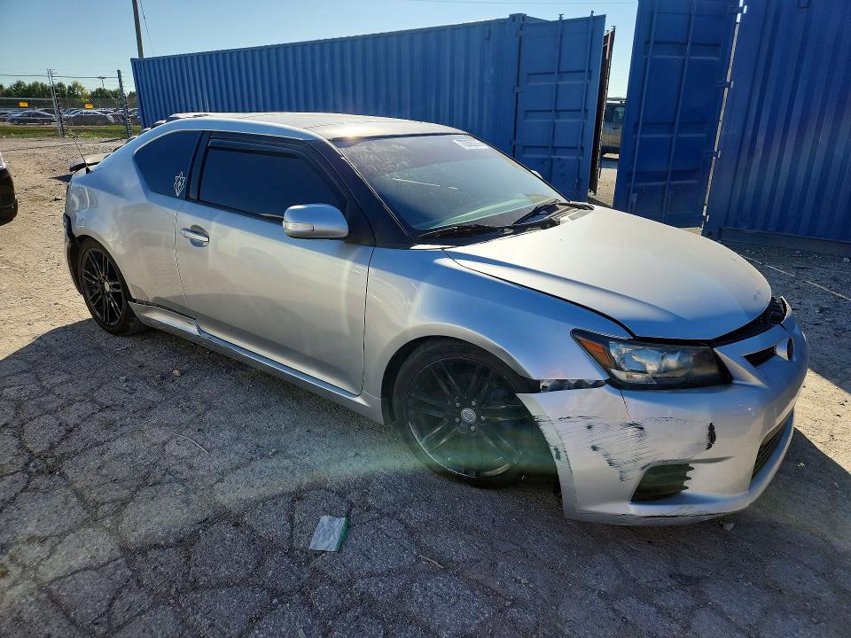 Снимка 4 от търг – 2013 SCION TC с VIN JTKJF5C75D3058790