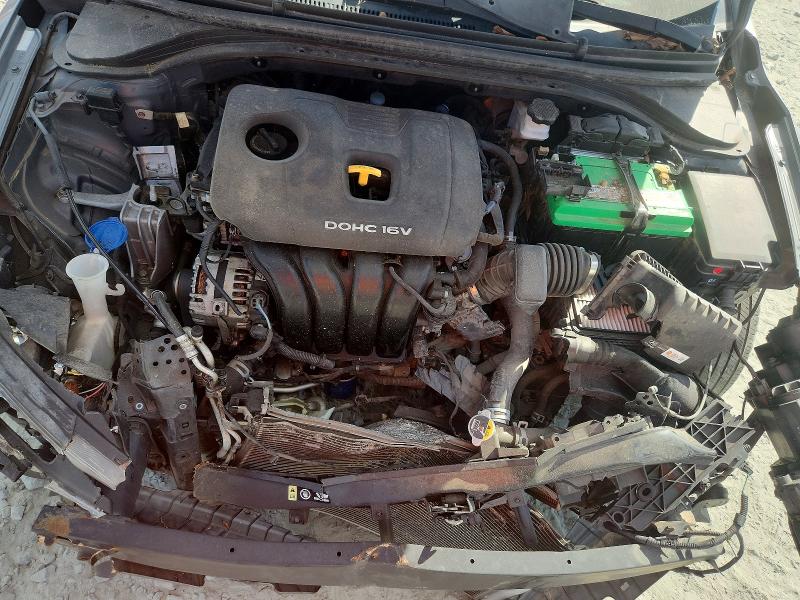 Photo 11 from auction – 2017 HYUNDAI ELANTRA with VIN KMHD74LF4HU127192