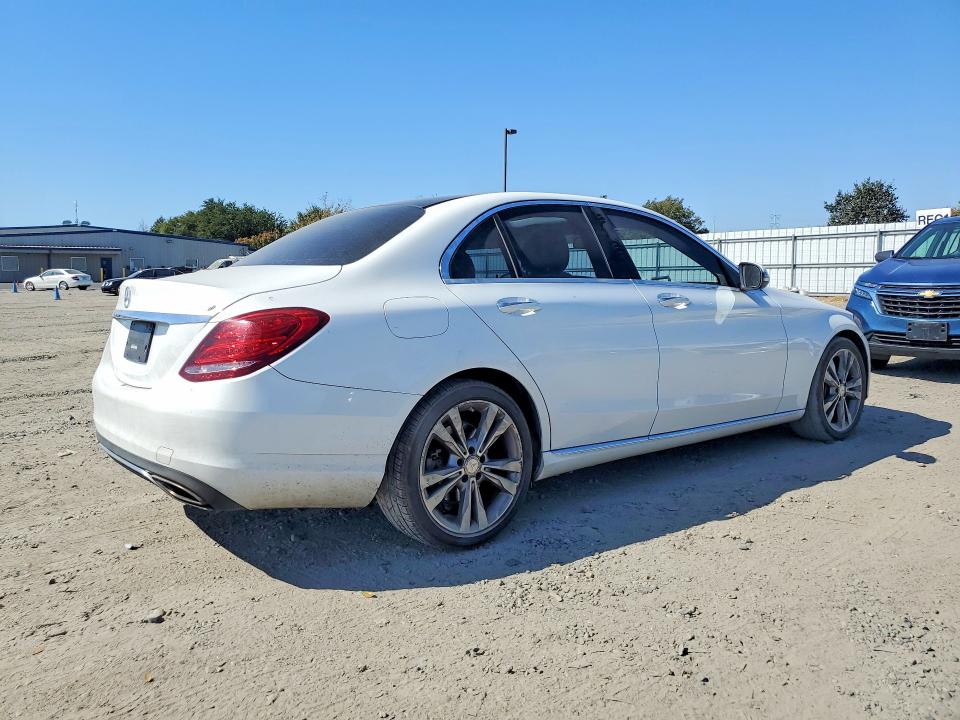 Снимка 3 от търг – 2017 MERCEDES-BENZ C с VIN 55SWF4JB6HU188731