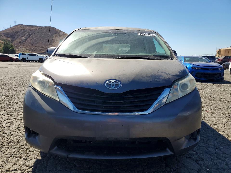 Снимка 5 от търг – 2012 TOYOTA SIENNA с VIN 5TDKK3DC4CS193912