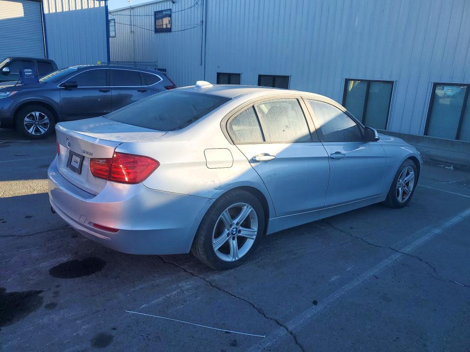 Photo 3 from auction – 2013 BMW 328 with VIN WBA3A5G52DNP22570