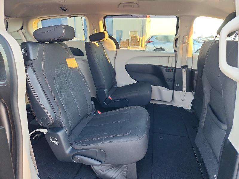 Photo 11 from auction – 2018 CHRYSLER PACIFICA with VIN 2C4RC1FG6JR104573