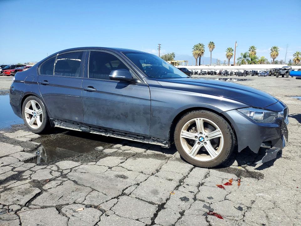 Снимка 4 от търг – 2012 BMW 328 с VIN WBA3A5C56CF345630