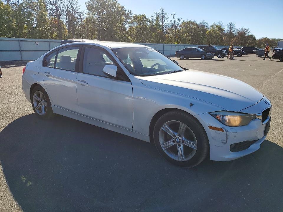 Foto 4 de la subasta – 2015 BMW 320 con VIN WBA3C3C55FP663235