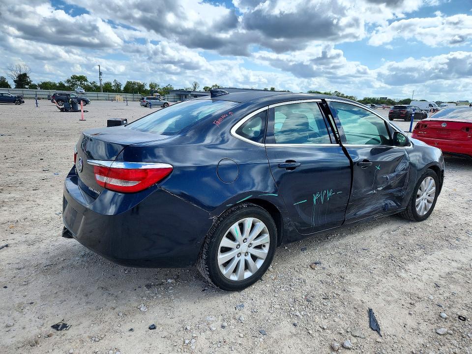 Снимка 3 от търг – 2015 BUICK VERANO с VIN 1G4PP5SK0F4206213