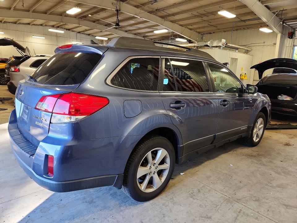 Снимка 3 от търг – 2013 SUBARU OUTBACK с VIN 4S4BRBKC5D3250898