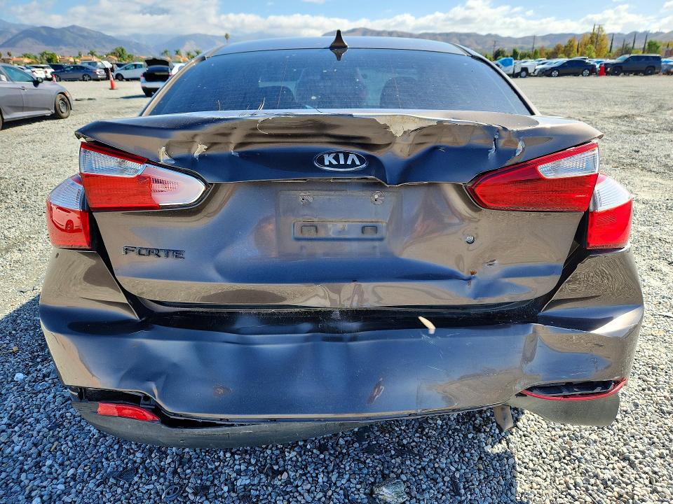 Снимка 6 от търг – 2014 KIA FORTE с VIN KNAFK4A69E5055763